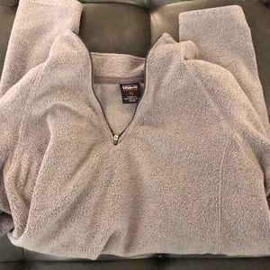 Patagonia sweatshirt *reposhed*
